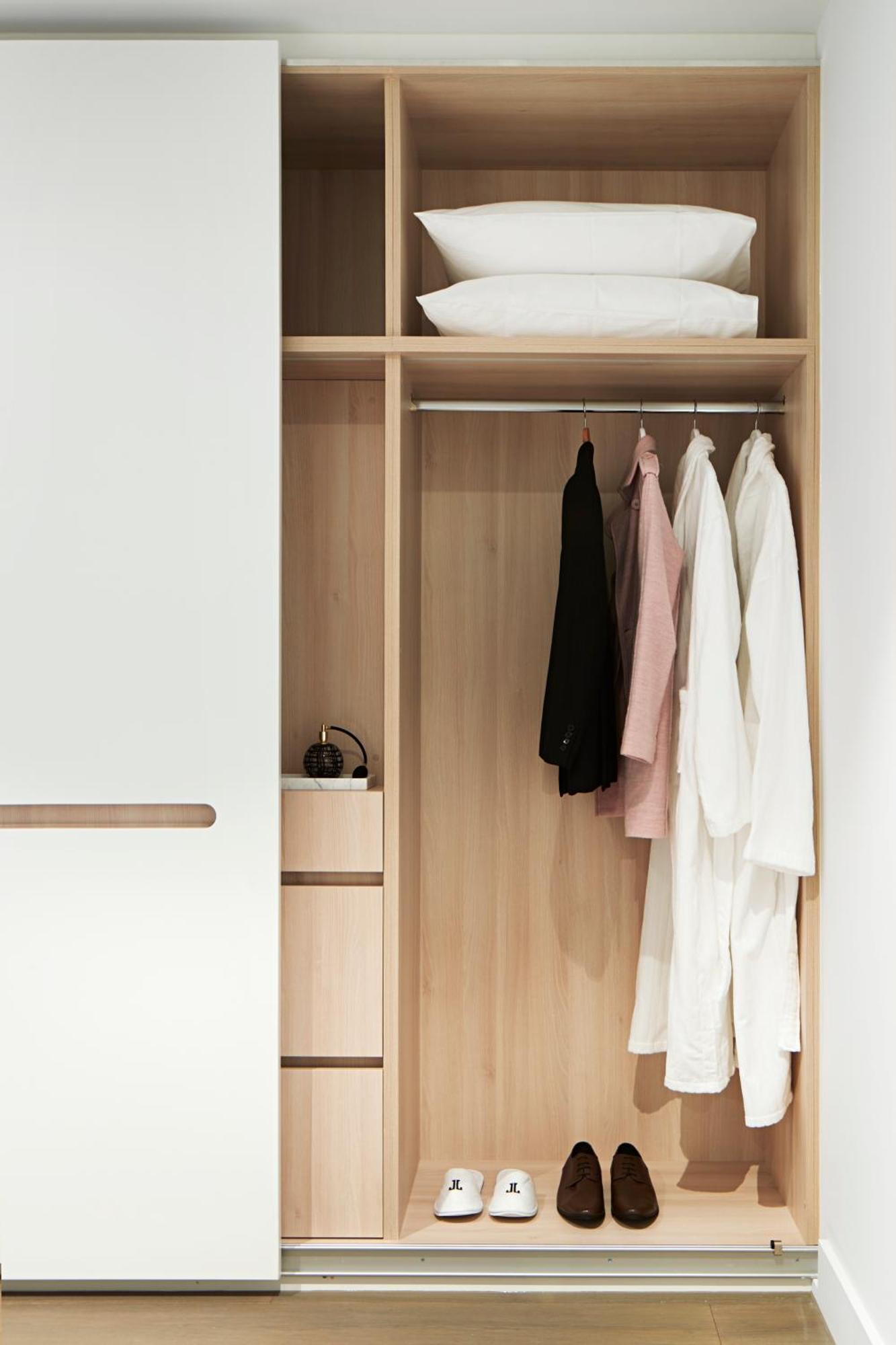 Tyrian Albert Park Lake Melbourne Exterior foto A wardrobe