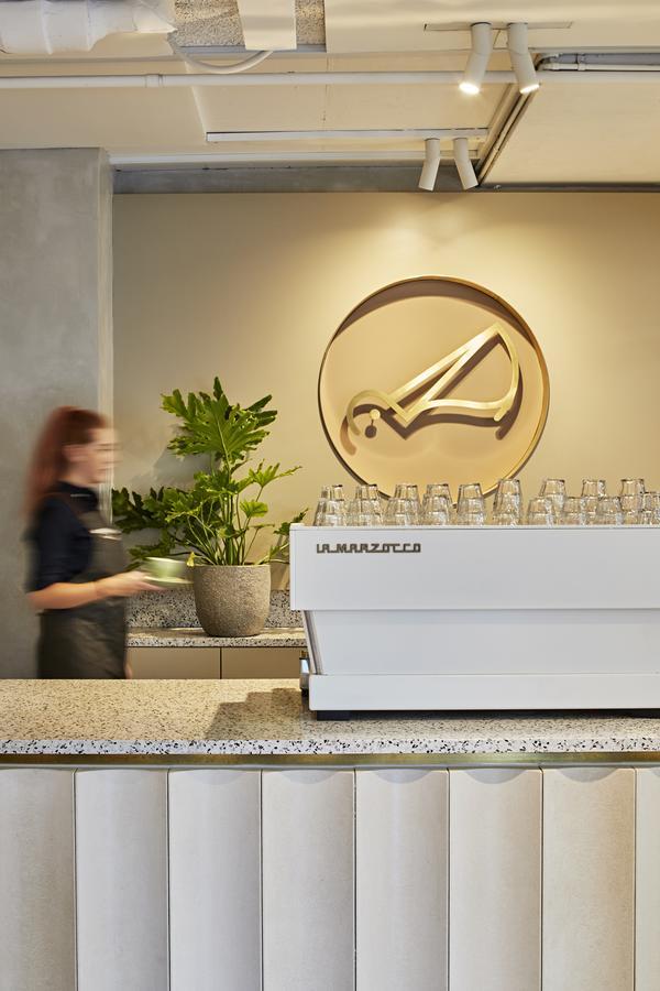 Tyrian Albert Park Lake Melbourne Exterior foto A La Marzocco coffee machine